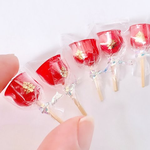 【りんご飴】ミニチュアフード　お祭り屋台のりんごあめ　ツヤツヤ真っ赤なキャンディーアップル　CandyApple クリスマスにも🎄