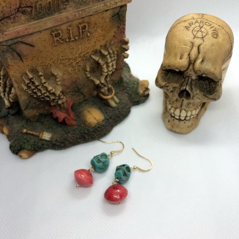 ハンドメイド　ターコイズSKULL   天然石　1点物　ピアス