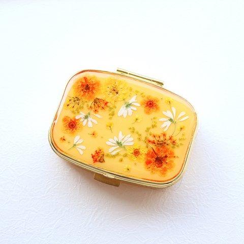 本物のお花の小物入れ（ピルケース）　レジン　