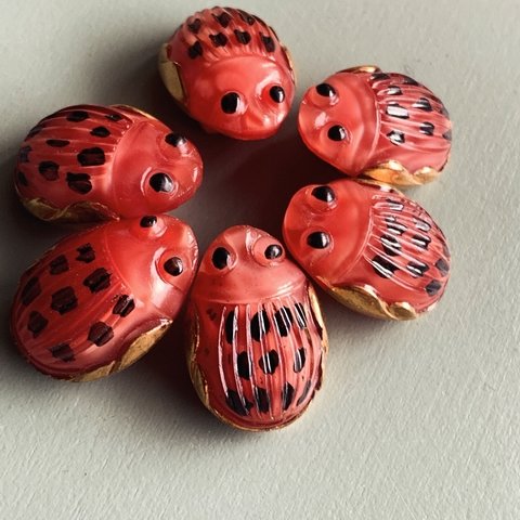 【1コずつ販売】#vintage#czechglass#czechbutton#チェコボタン　lady bug🐞20✖️13㍉　red black bronze一体型　高さ11㍉