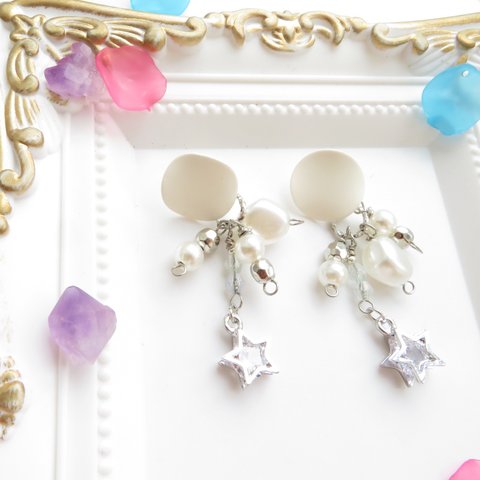 ホワイト×シルバー☆儚げピアス