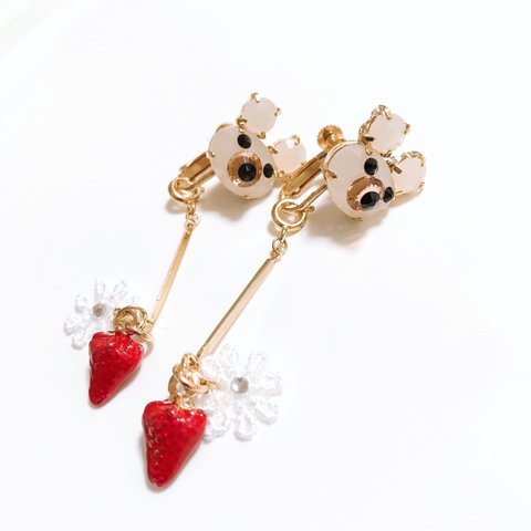 【 OPEN SALE 】NEW ☆ 【 2way 】くまさんといちご狩り ❤️ ／ アクセサリー ／ イヤリング ／ 春 ／ スワロフスキー ／ ラインストーン