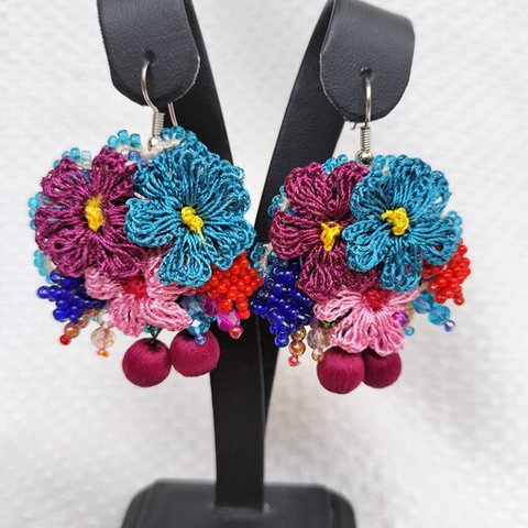 oya刺繍ピアス　　あの頃の想いとざわめきを　　伝統工芸品　1点もの　1131