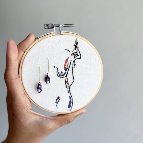 刺繍枠ピアス_tulippur