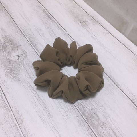 シフォン生地で作ったシュシュ（モカ）