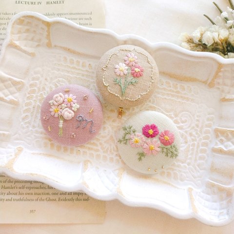 刺繍アクセサリー『秋桜』