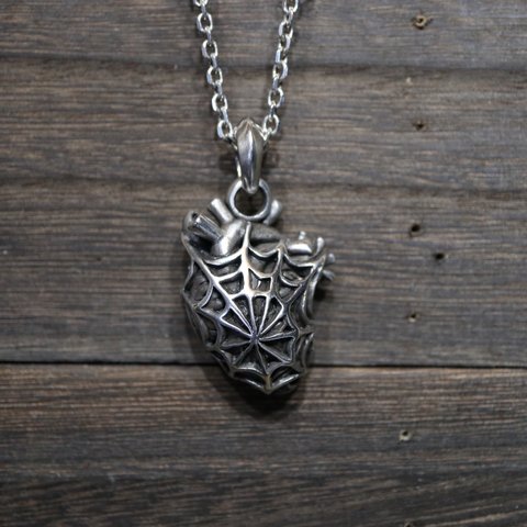 １点物作品《Silverheart〜spiderweb〜》シルバーアクセサリー