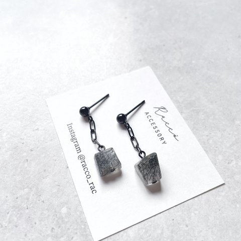 トルマリンクォーツ＋ black chain pierce ブラックカラー ステンレスピアス