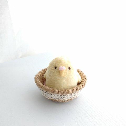 手乗りインコちゃんのぬいぐるみ（クリームイエロー）