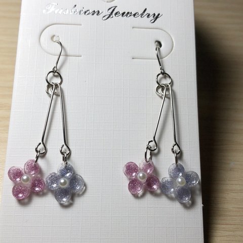 小さいお花のピアス(ボタニカル)