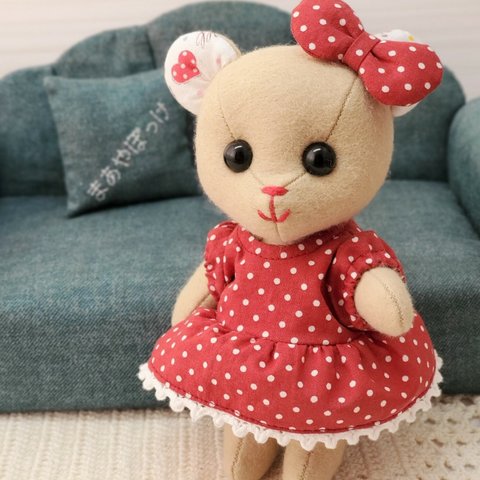 ぬい撮りにおすすめ★赤いワンピースを着た鼻ぺちゃくまちゃん【おまけ★スーツケース付き】