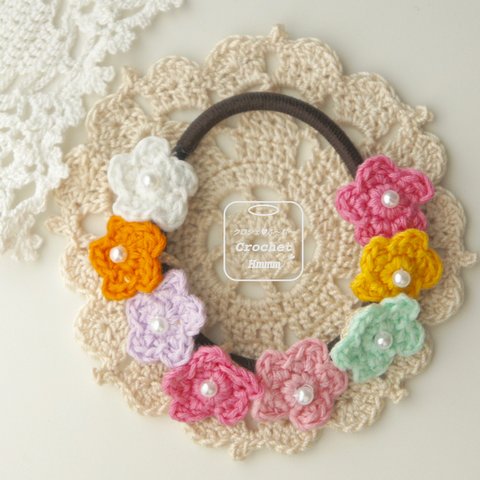 ちいさなお花のヘアゴム ◆ 刺繍糸で編んだお花
