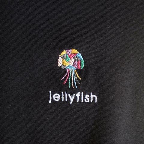 jellyfish クラゲ　モザイク調　ワンポイント刺繍Tシャツ　半袖　長袖　6.2oz 黒