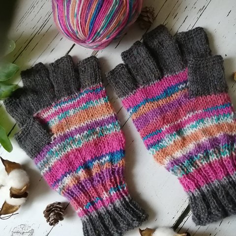 紫陽花〜オパール毛糸の指先フリー手袋