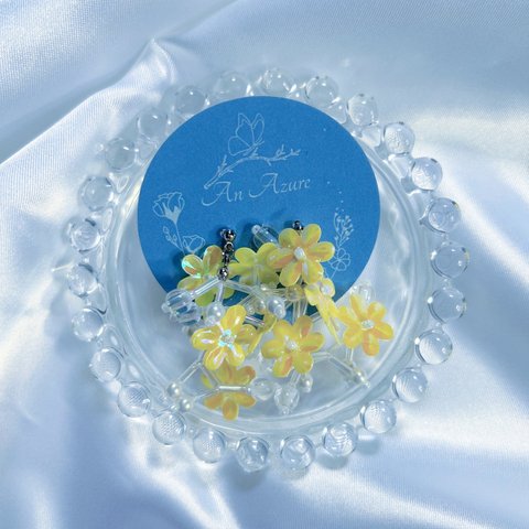 咲き乱れるお花の耳飾り(Yellow)