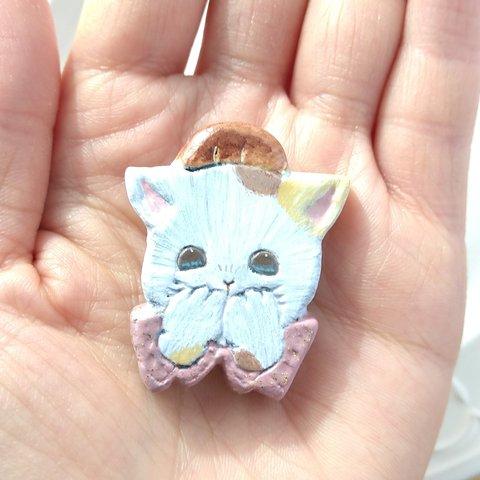 【猫ブローチ】くふくふ猫ちゃんとクリームパン