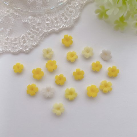 ネイルパーツ　小さな花  樹脂 粘土   12 黄色系