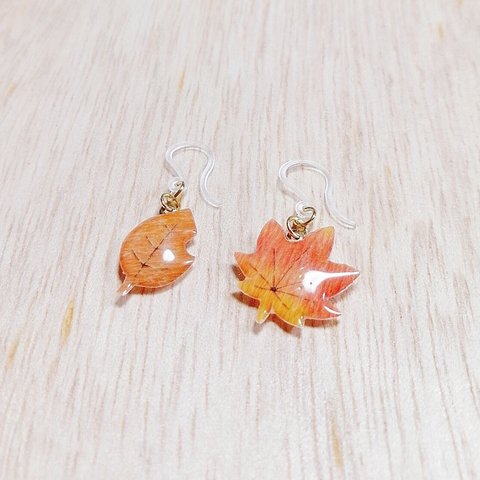 No.1154  紅葉と落ち葉のピアス☆