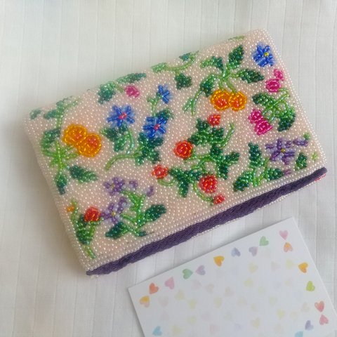 ビーズ刺繍の名刺入れ・カードケース