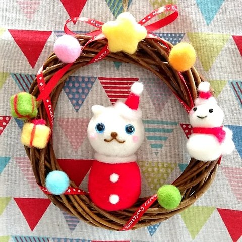 【特別価格】碧い目のしろねこちゃんサンタのカラフル♡クリスマスリース