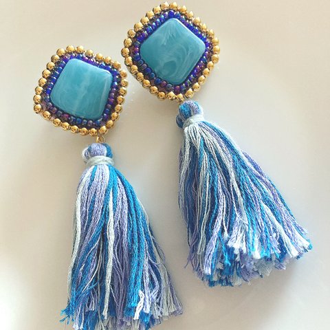 ［刺繍ピアス］ブルータッセルピアス