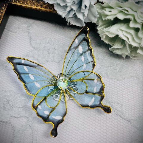 幸せの青い蝶🦋ブローチ