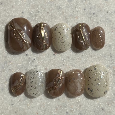 brown × white × gold ラメ 