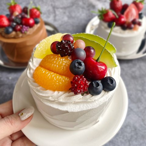 実物大　リアルサイズ　フルーツのデコレーションケーキ食品サンプル　オブジェ　
