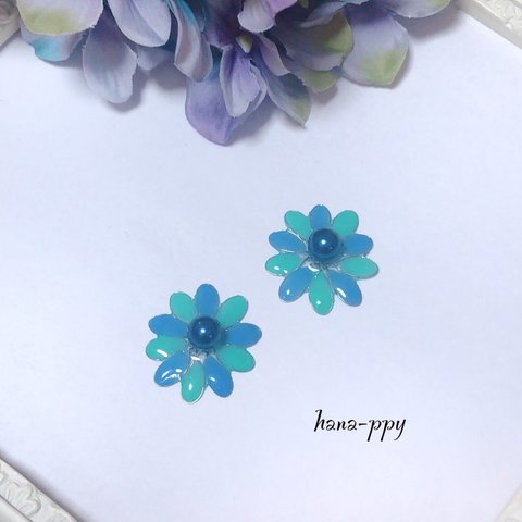 bi-color wire flower ピアスorイヤリングor樹脂ピアス