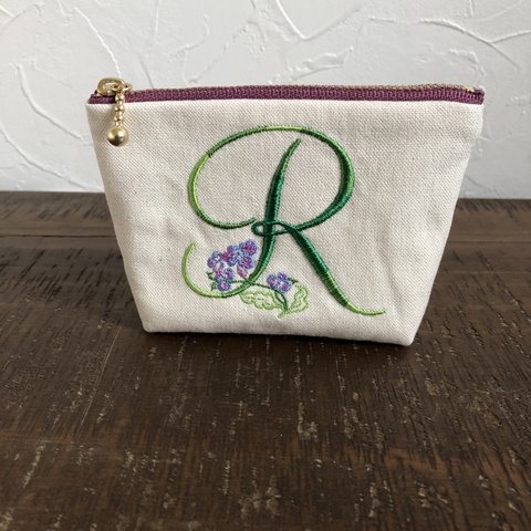 小さな刺繍ポーチ（flower　R）