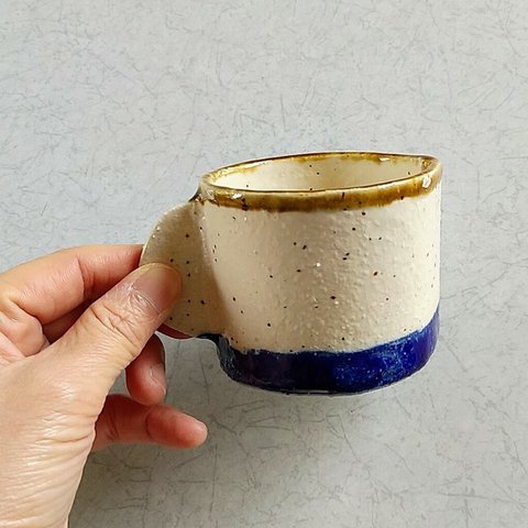 陶のマグカップ【マルチカラー＆耳たぶ取っ手】