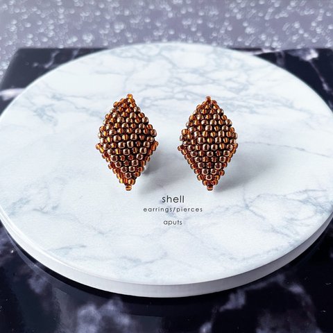 shell (amber) (earrings)