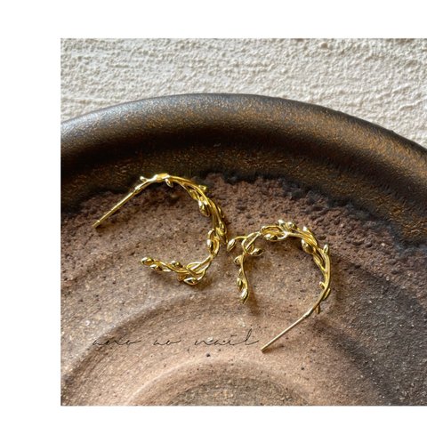 14kgf 繊細さが色褪せないピアス［n130］botanical Leaf pierce 上質な大人の女性へ