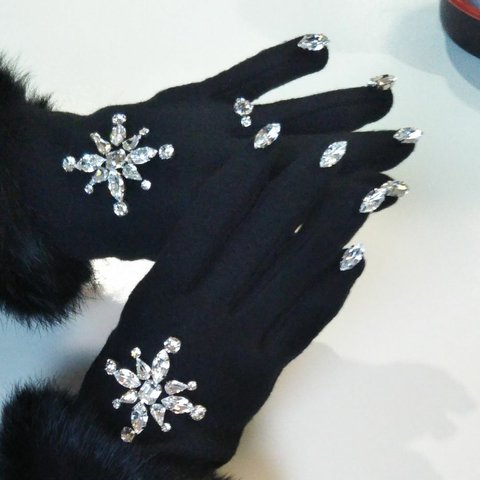 スワロフスキーネイル　デザイン刺繍手袋