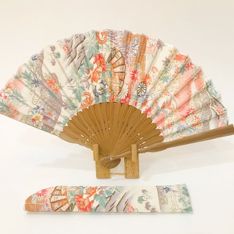 【受注制作】着物扇子　アンティークの絹の着物使用　日本の京都の職人が手仕事で制作　オンリーワン　プレゼントに最適 #37