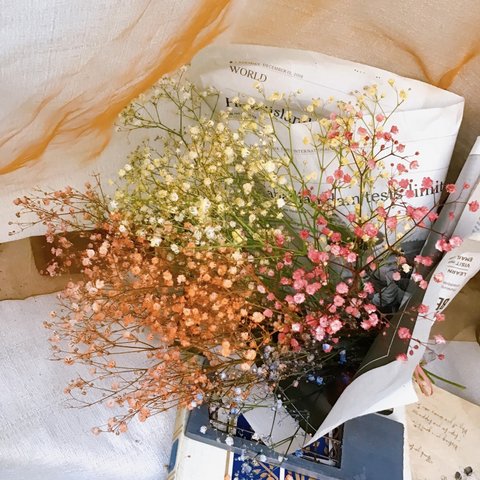 お買得『baby’s breath』赤ちゃんの吐息のように優しい★幸せMICカラー★届け笑顔のなるスワッグブーケ★色も選べる ❤︎人気のかすみ草ドライフラワーブーケ❤︎