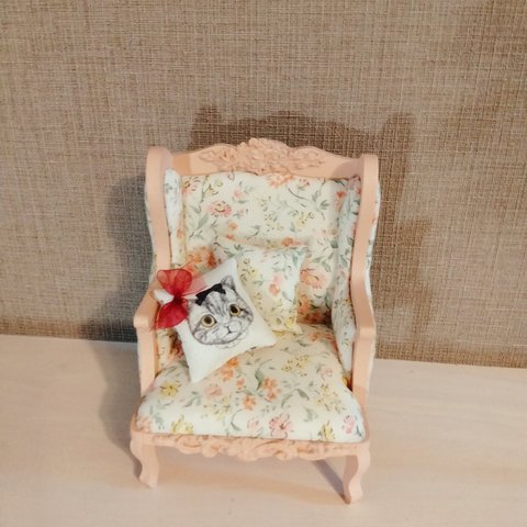 1/8サイズ　ミディブライスサイズ　コーラルピンク　花柄　猫クッション付きソファ 