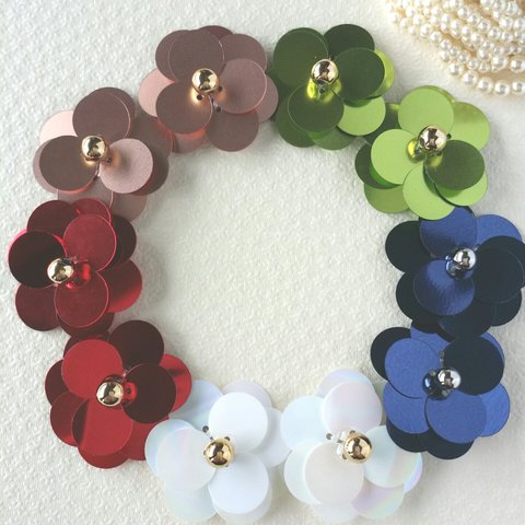 ☆Heidi☆　スパンコールのまんまるお花のピアス