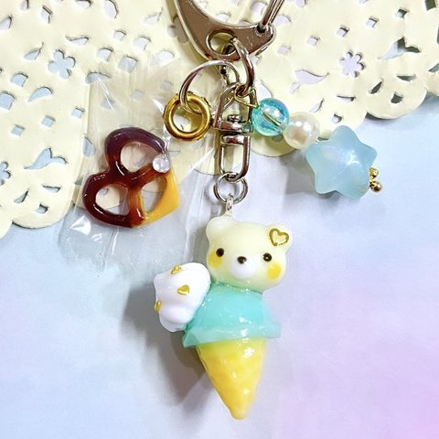 ♡レジンアクセサリー にゃむにゃむ♡レジン キーホルダー スイーツ×動物 アイス くま 