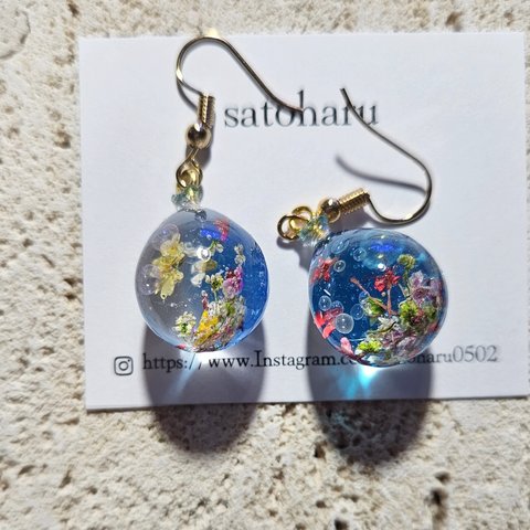 水中花揺れるピアス