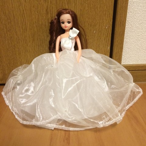 リカちゃんのウェディングドレス2