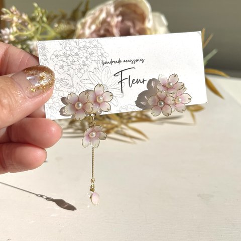 🌸小桜の2wayアシンメトリーピアス🌸　金属アレルギー対応　桜アクセサリー　