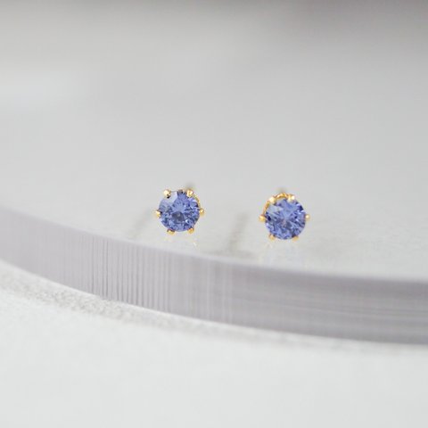 つけっぱなしOK！タンザナイト　極小　一粒ピアス　３ｍｍ　12月　誕生石　サージカルステンレス　金属アレルギー対応　小さい　小粒