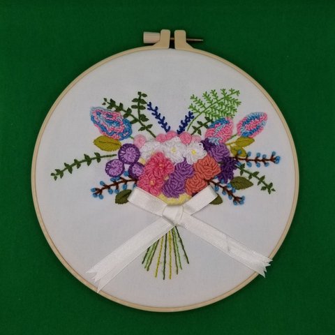 花束壁掛け刺繍(直径20cm)