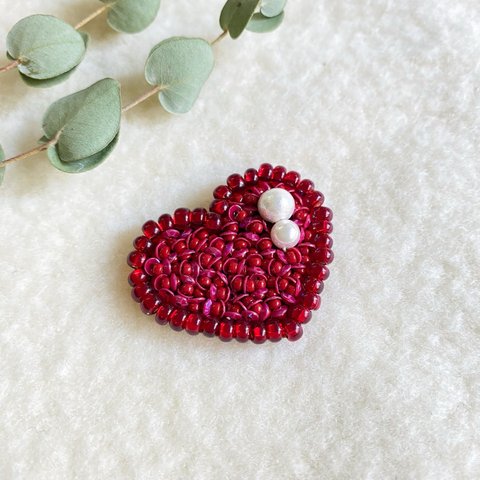 【Heart Red】赤色ハート刺繍ブローチ⭐︎バレンタインプレゼント