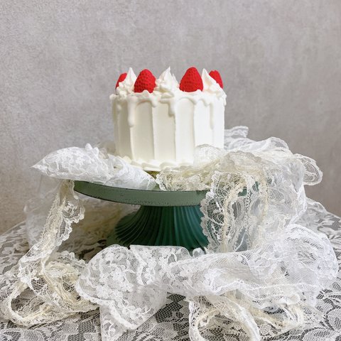【ドリップ新作】いちごかわいい♡ケーキトッパー付きドリップバースデーケーキ