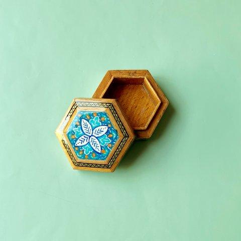 ペルシャの寄木細工（ハータムカーリー）小物入れ  小箱 　ミニサイズ 　六角形【KHA-166】