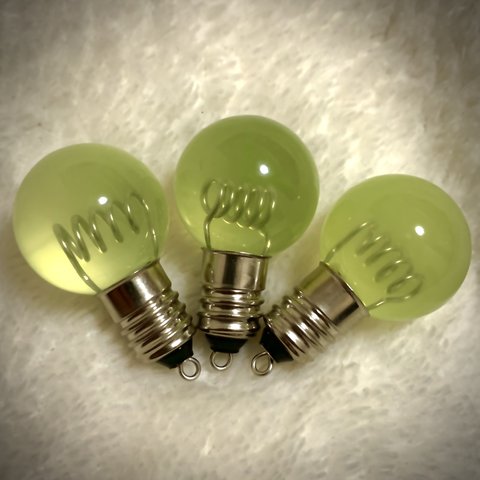 電球💡モチーフストラップ