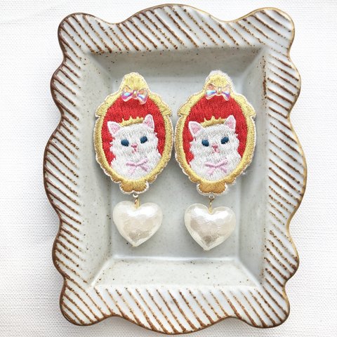 ❤️再販⑦❤️ 刺繍猫姫とオーロラハートのアクセサリー　ピアス　イヤリング　ブローチ　レトロ　昭和レトロ　レトロポップ　パステルカラー　大ぶり　ファンシー