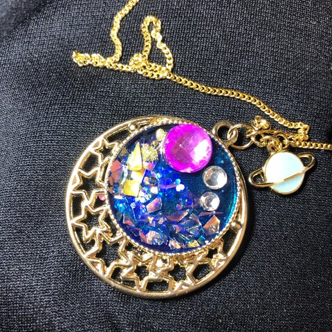 月のネックレス【ハンドメイド ・UVレジン】